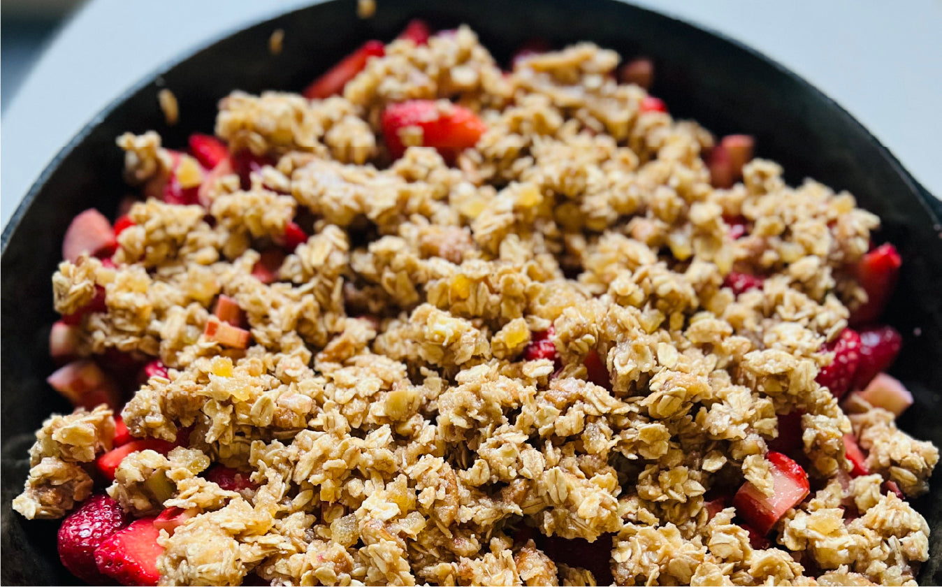 Strawberry and rhubarb crumble