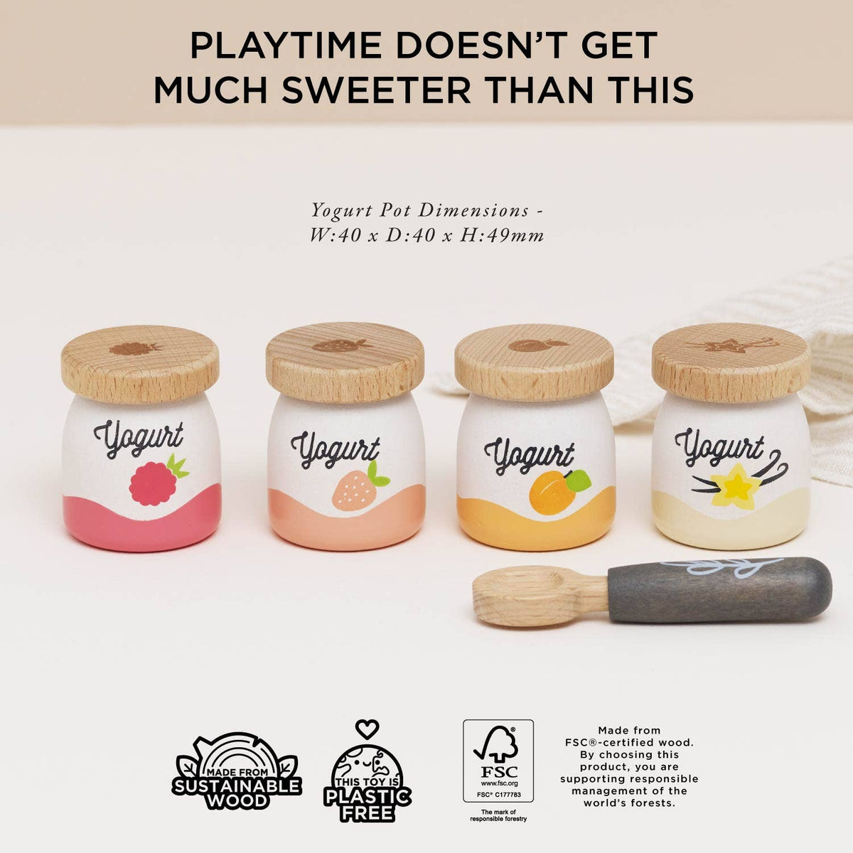 Set of four yogurt pots with wooden lids on a white background, featuring text and product dimensions.