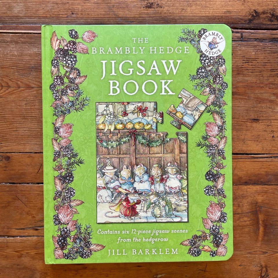 The Brambly Hedge Jigsaw Book